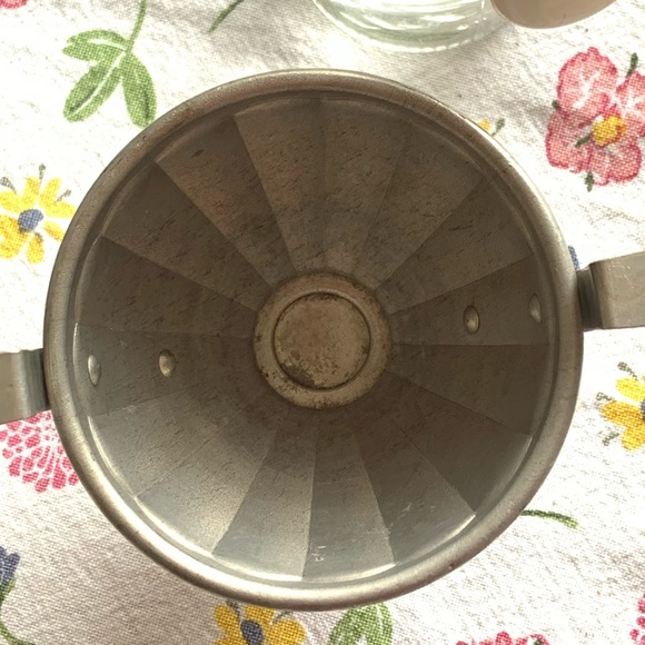 Vintage Aluminum Sugar and Creamer / Aluminum Set. - Picture 13 of 17